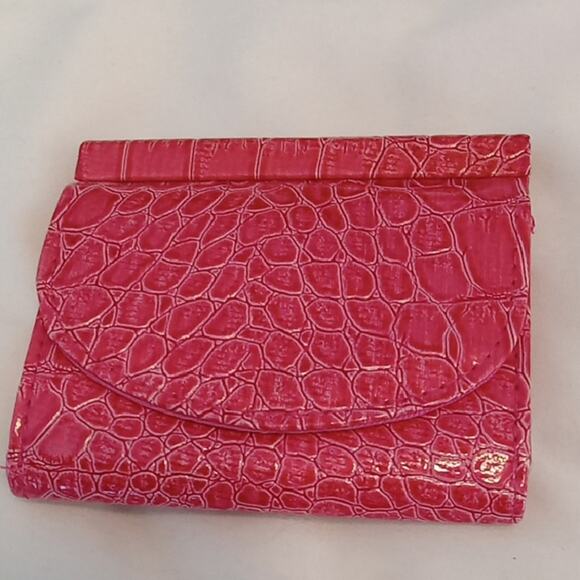 Pink Crocodile Embossed Women's Wallet - Picture 1 of 6